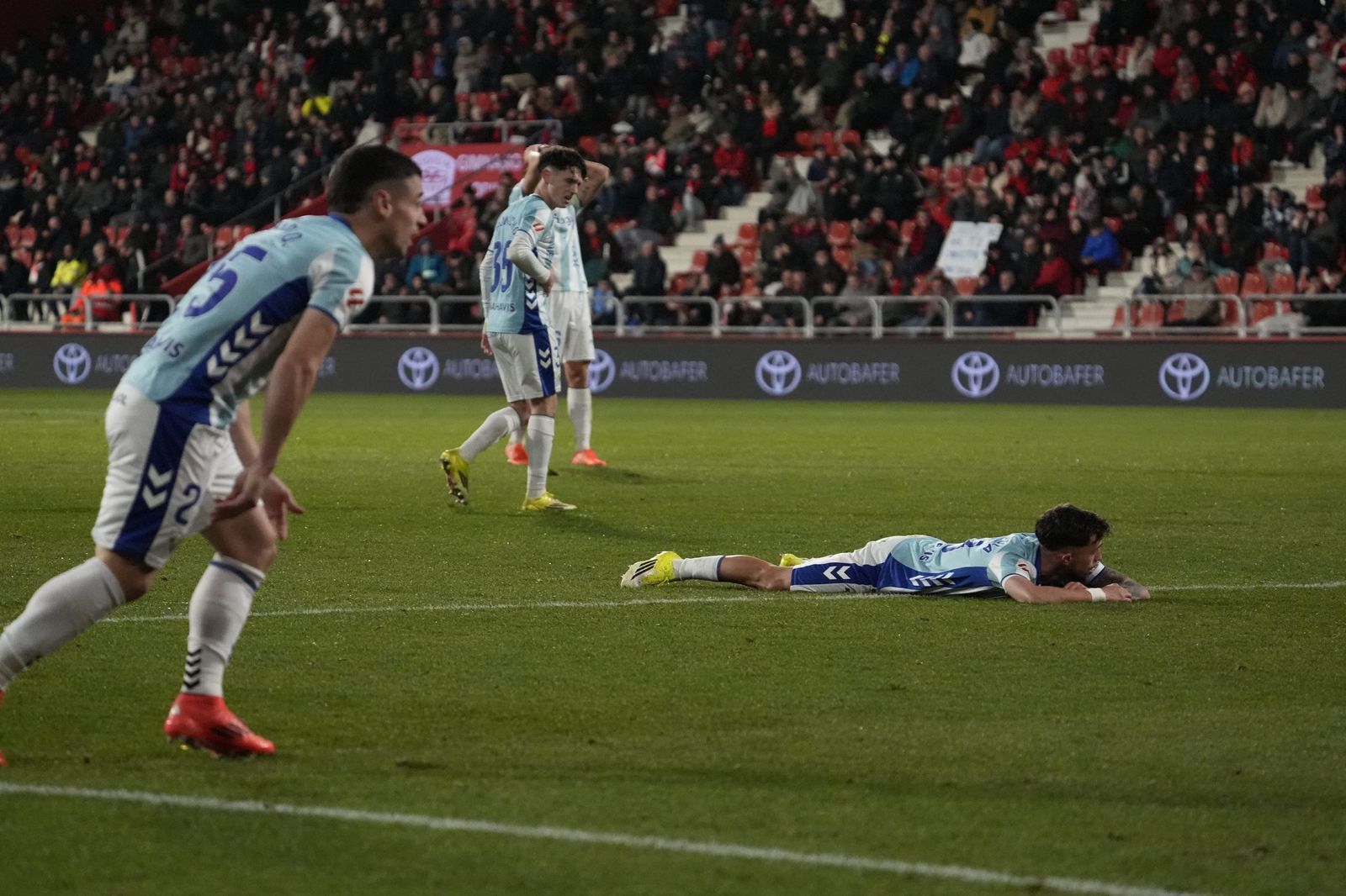 El Mirandés-Málaga CF, en fotos
