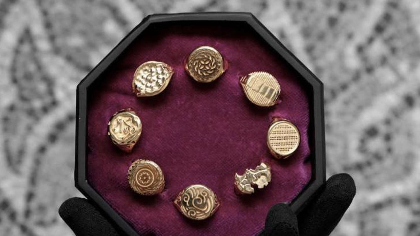 Cada sello representa un Distrito diferente de Granada