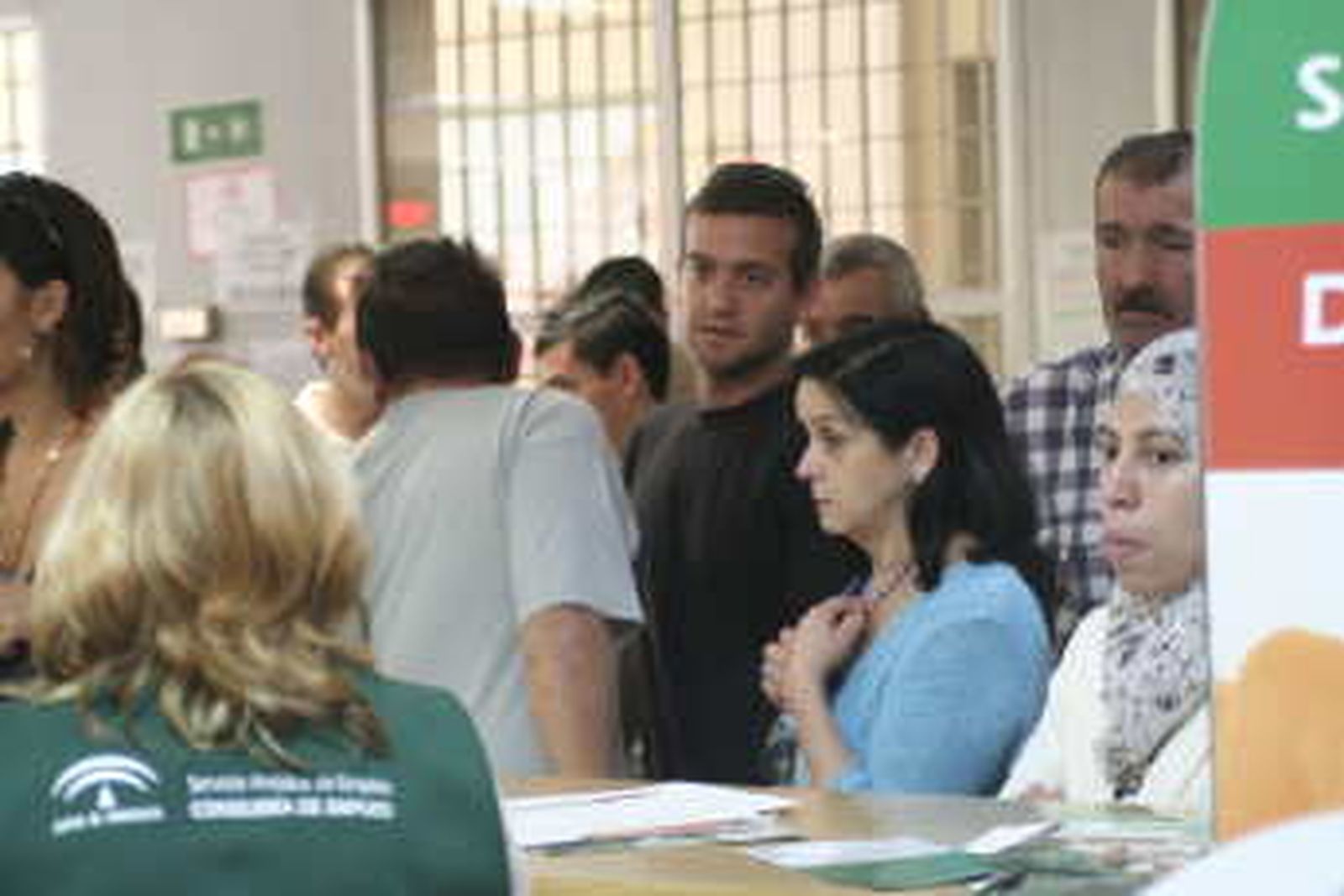 El paro sube en España en 35.988 personas