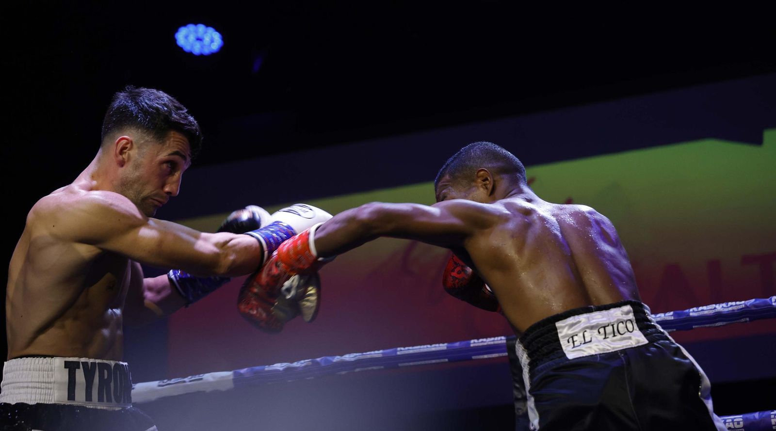 Las fotos de la VIII Fight Night de boxeo del Don Príncipe en San Roque