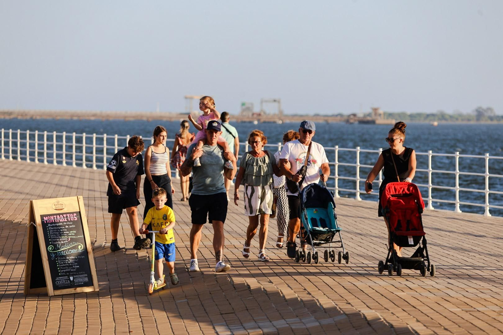 El muelle de la compañía Rio Tinto, el lugar de Huelva donde cada atardecer es un espectáculo diferente