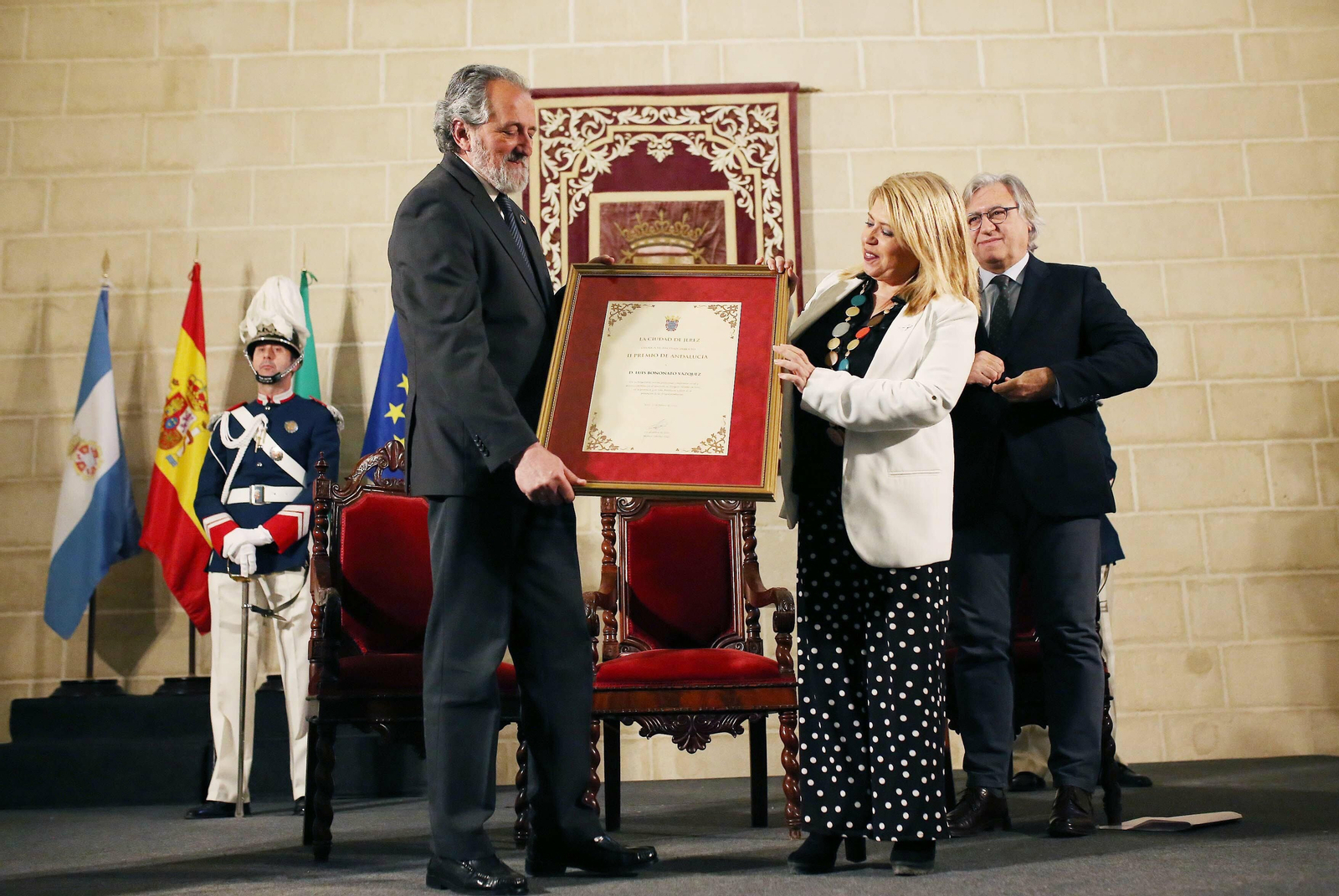Imágenes de la entrega del II Premio de Andalucía a Luis Bononato