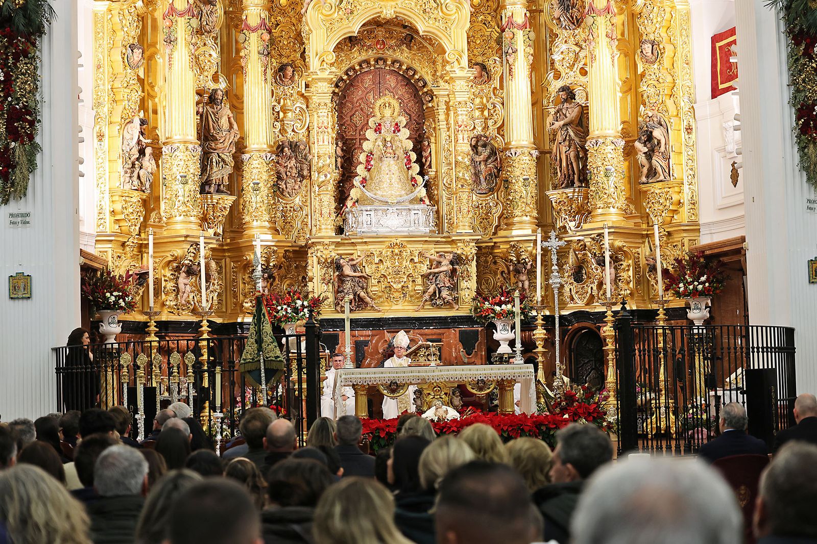 Sabatina y Bendición de nuevos atributos para la Virgen del Rocío