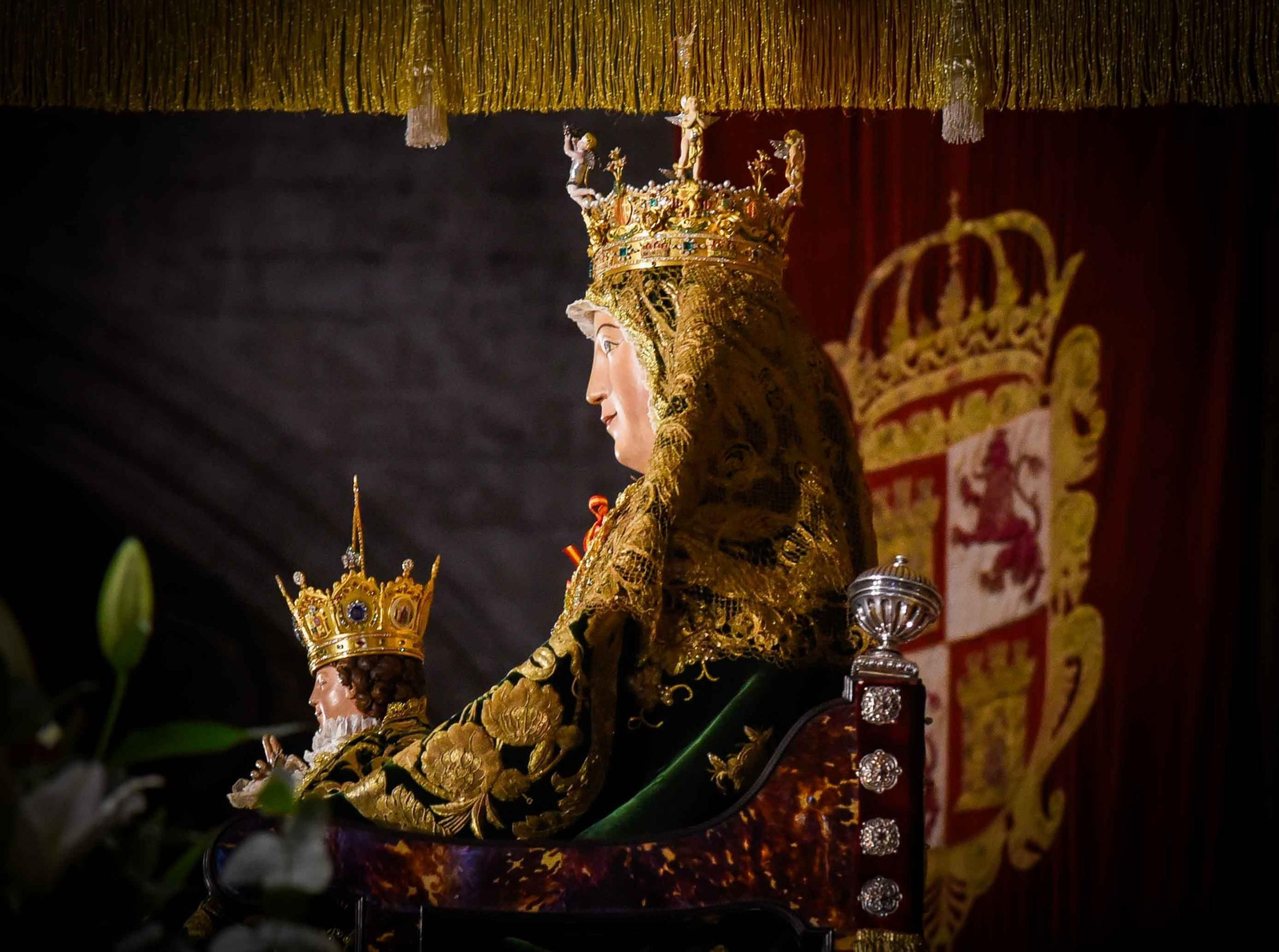 La Virgen de los Reyes, ya dispuesta para la procesión