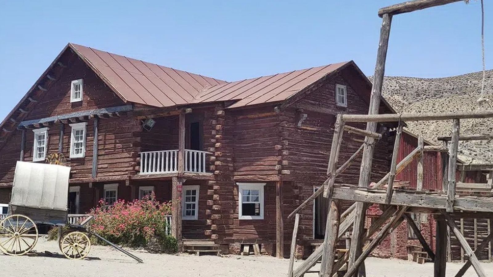 Poblado Western Leone.