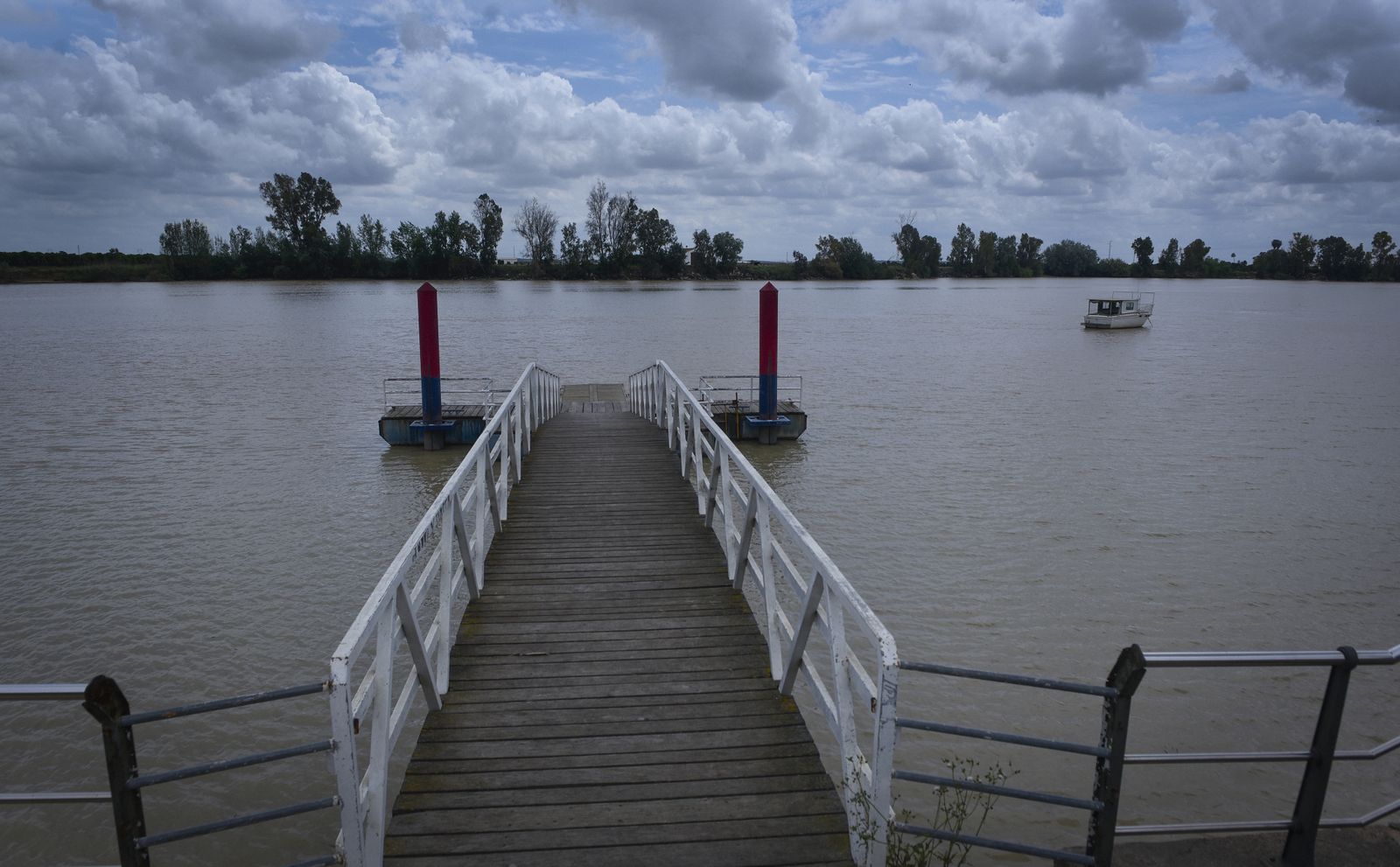 La resistencia en las calles de Sevilla Este y La puebla del Río: corazón de Sevilla y puerta de Doñana