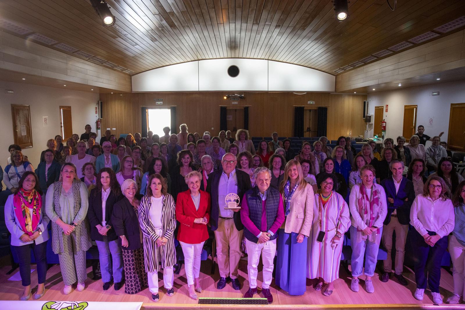 Asistentes a la inauguración Jornada 'Mujeres Rurales, pioneras del futuro'. Asistentes a la inauguración Jornada 'Mujeres Rurales, pioneras del futuro'.