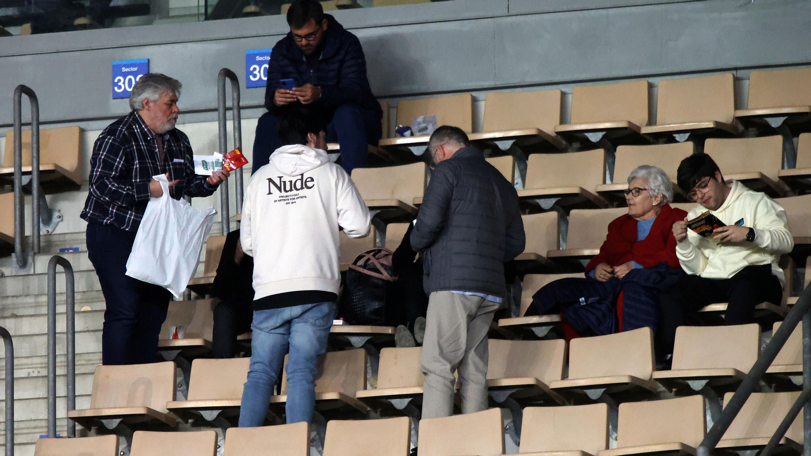 Búscate en el Xerez DFC - Ceuta B en el Municipal de Chapín en Jerez
