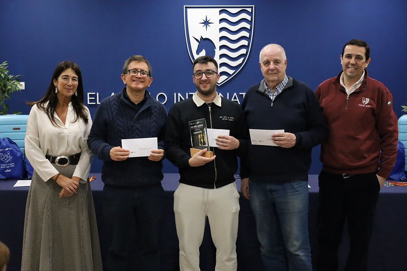 Cristian Silva, en el centro, ganador del Open Internacional junto a Carlos S. Matamoros y Daniel Hugo Cámpora, segundo y tercer clasificados respectivamente.