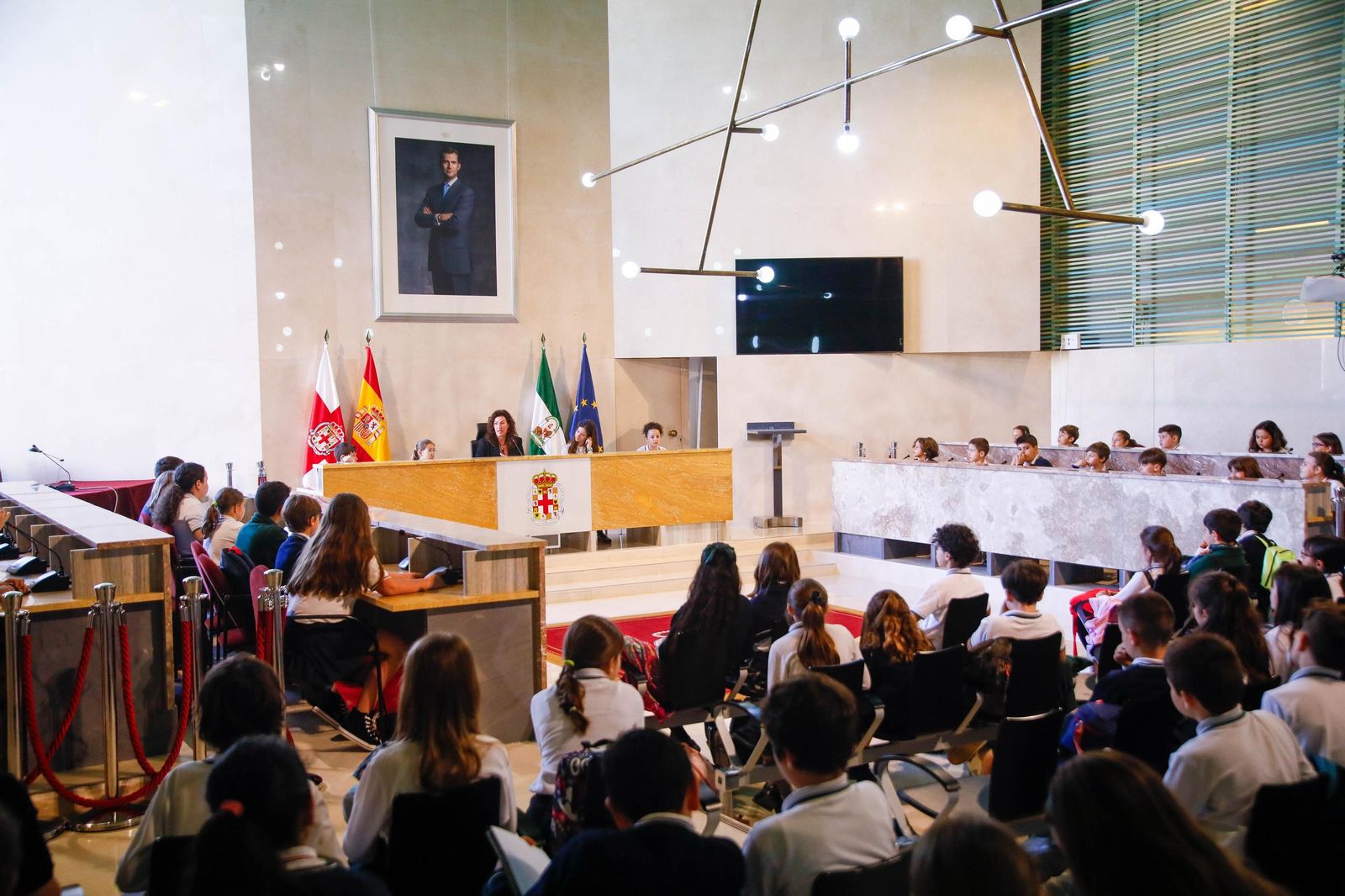 Visita al Ayuntamiento de Almería del colegio Virgen de Fátima, en imágenes