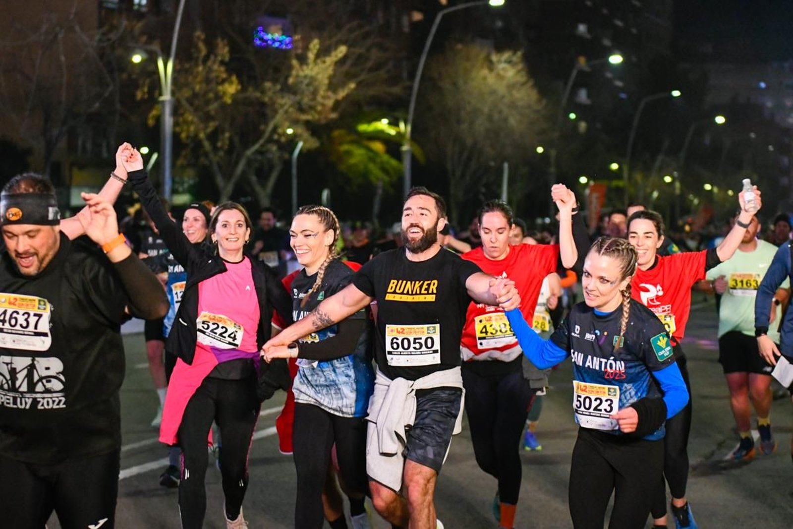 En imágenes: búscate en tu llegada a meta de la Carrera de San Antón 2025 (10)