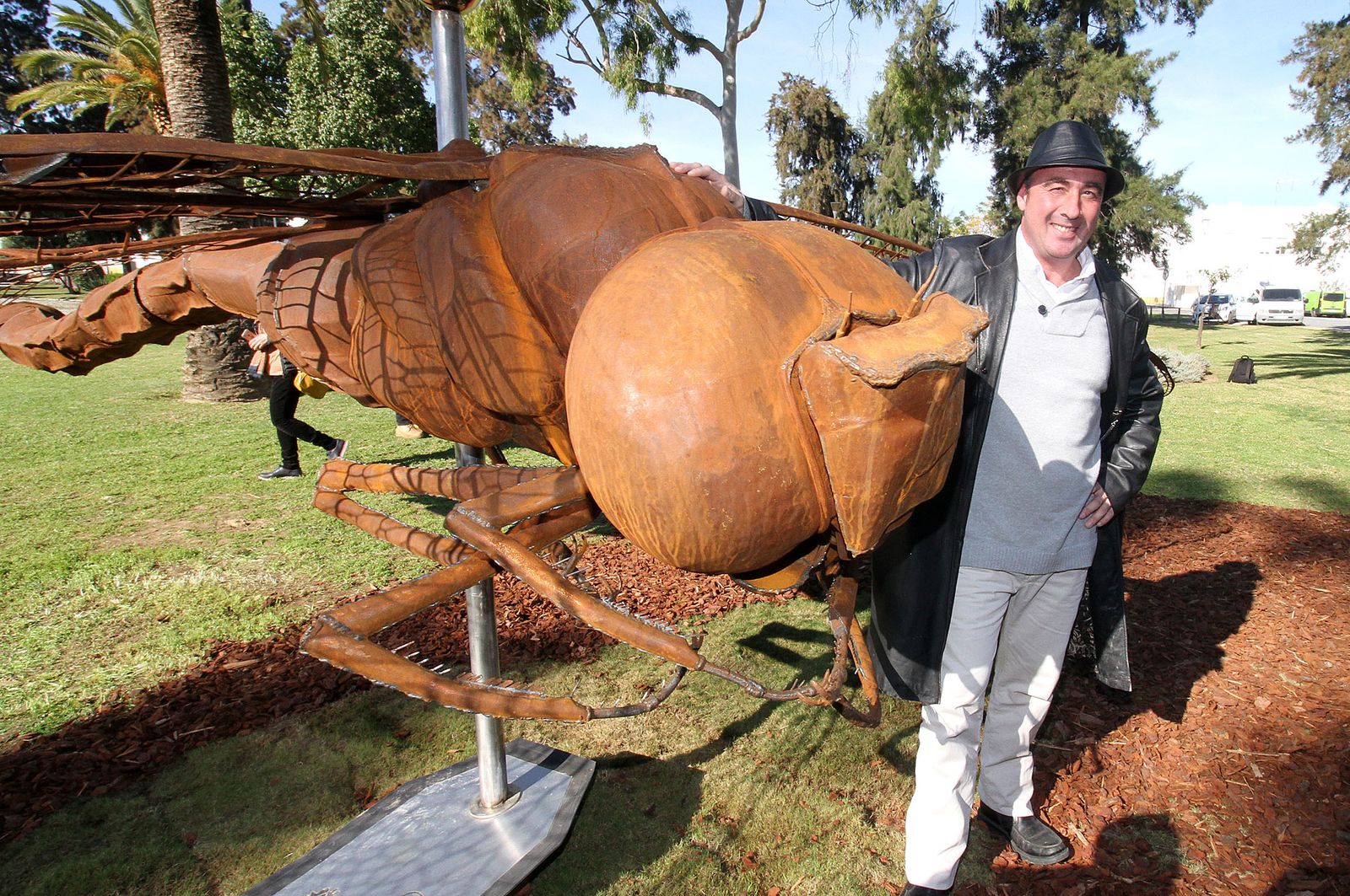 Inauguración de la escultura del artista onubense Víctor Pulido 'Imago', en imágenes