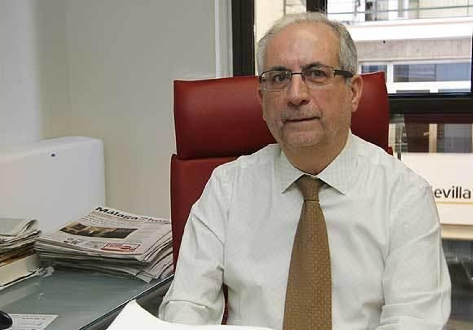 "Creo que Zapatero no se presentará en 2012 y Rubalcaba será su sustituto"