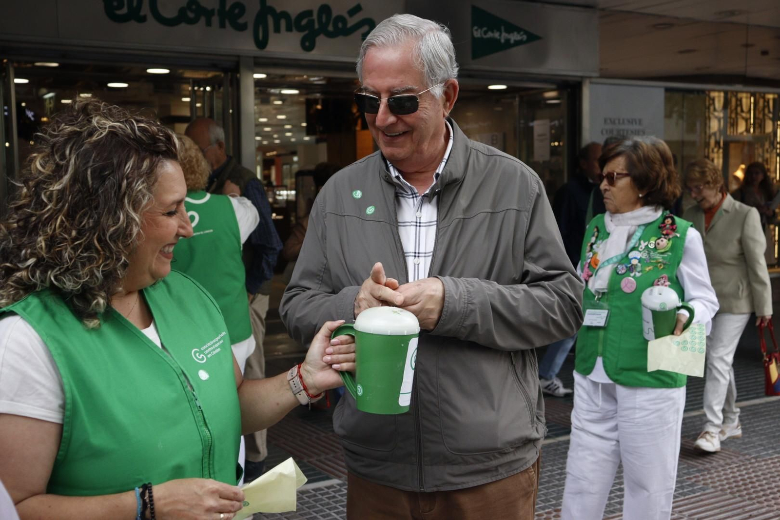 La cuestación de la Asociación Española contra el Cáncer (AECC), en imágenes
