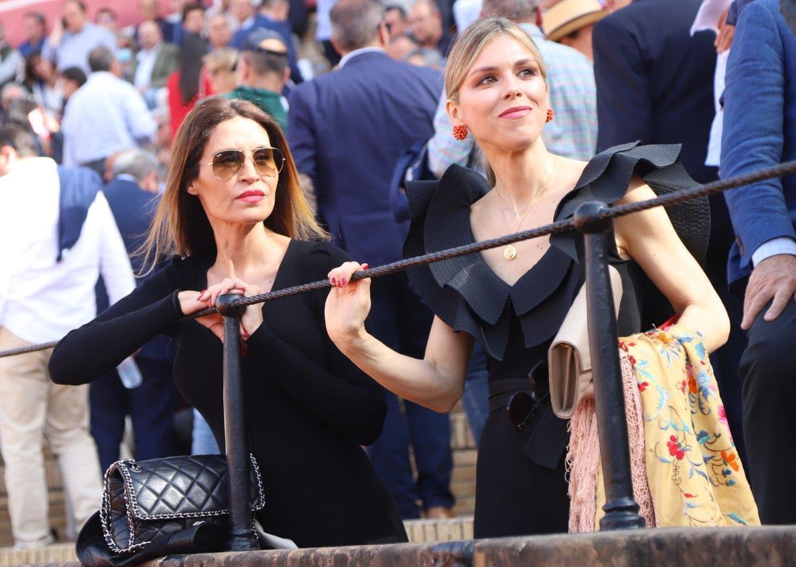 Los famosos y autoridades en los toros durante el viernes de preferia