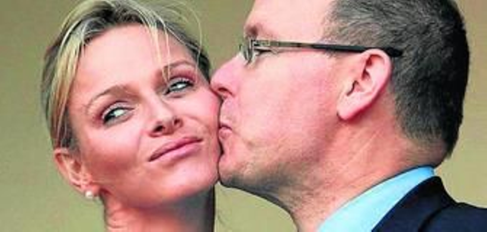 Alberto II no duerme con su mujer durante su luna de miel