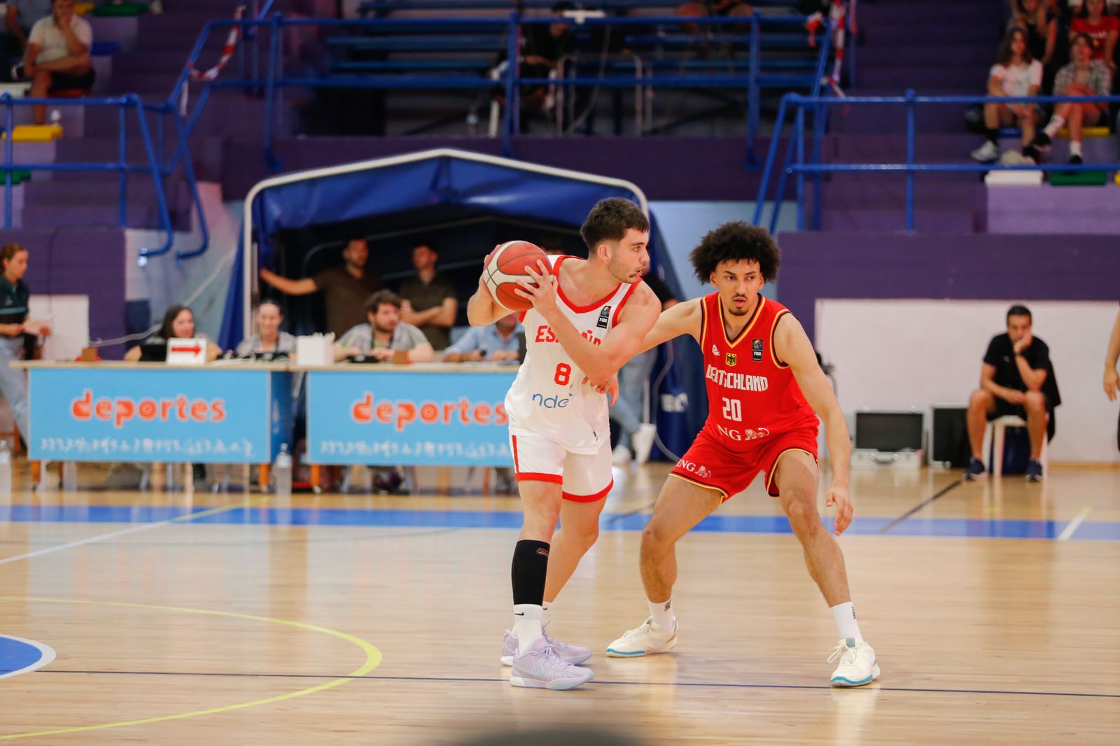 Las fotos de la primera jornada del torneo Internacional U20 de baloncesto de La Línea