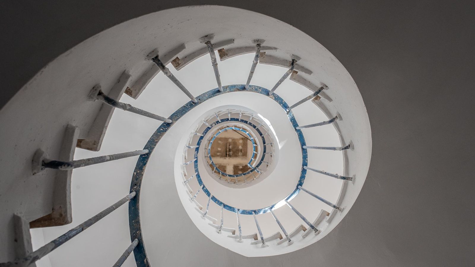 La impresionante escalera del centro