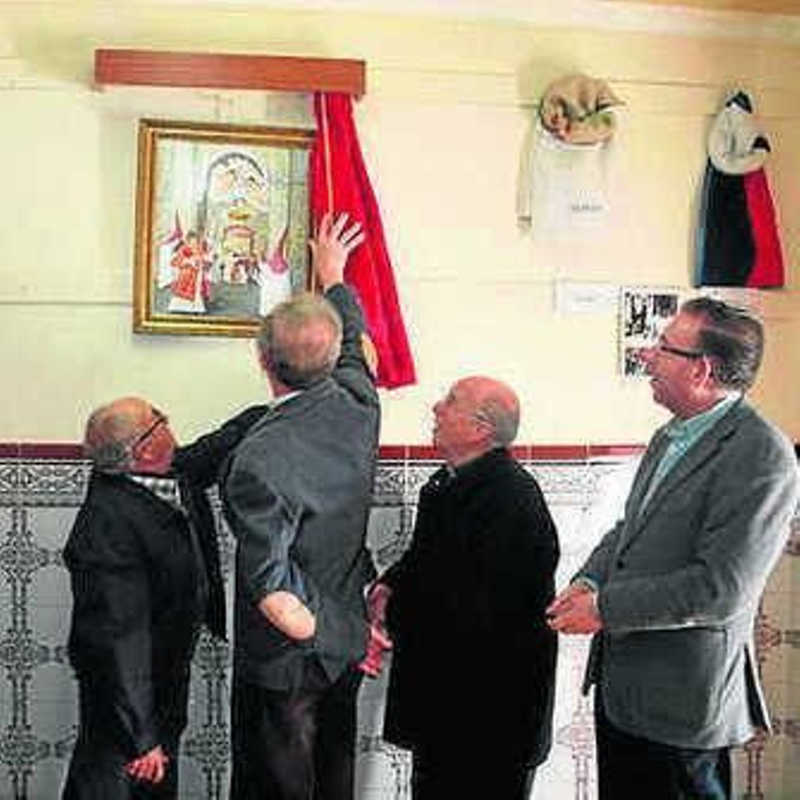 Descubrimiento del cartel anunciador.