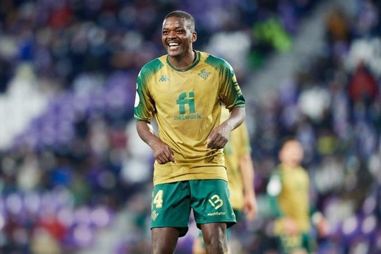 William Carvalho sonríe durante el partido en Valladolid.