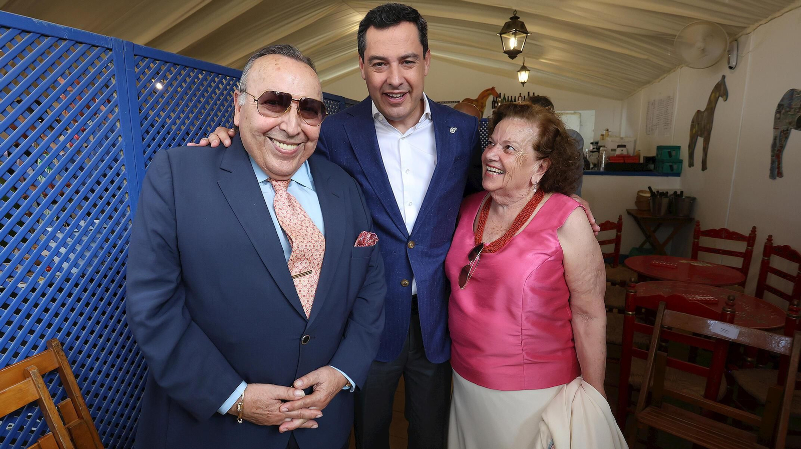 Juanma Moreno, presidente de la Junta, visita la Feria de Jerez