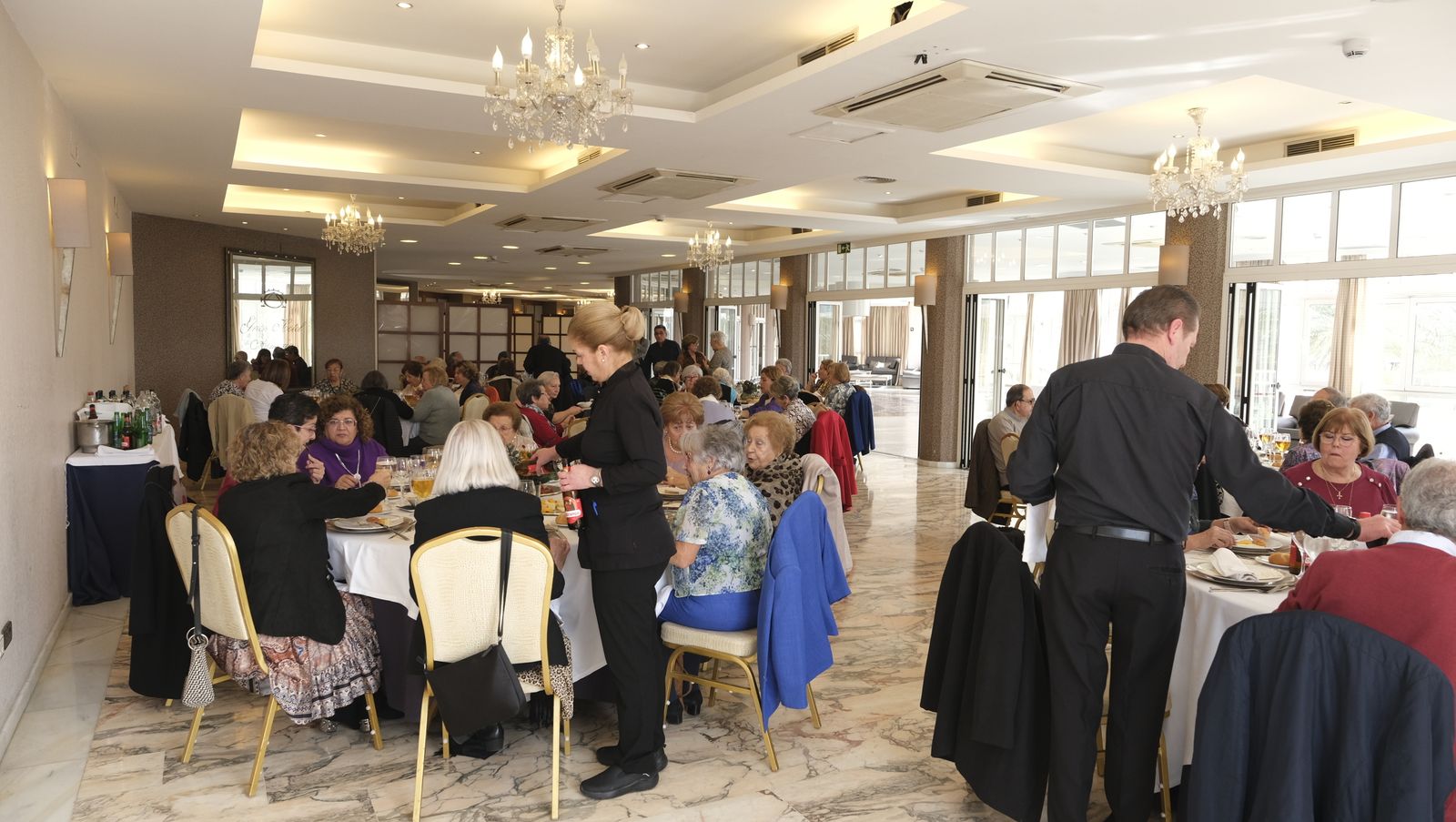 Imágenes del encuentro anual de los docentes jubilados almerienses, ADOJAL