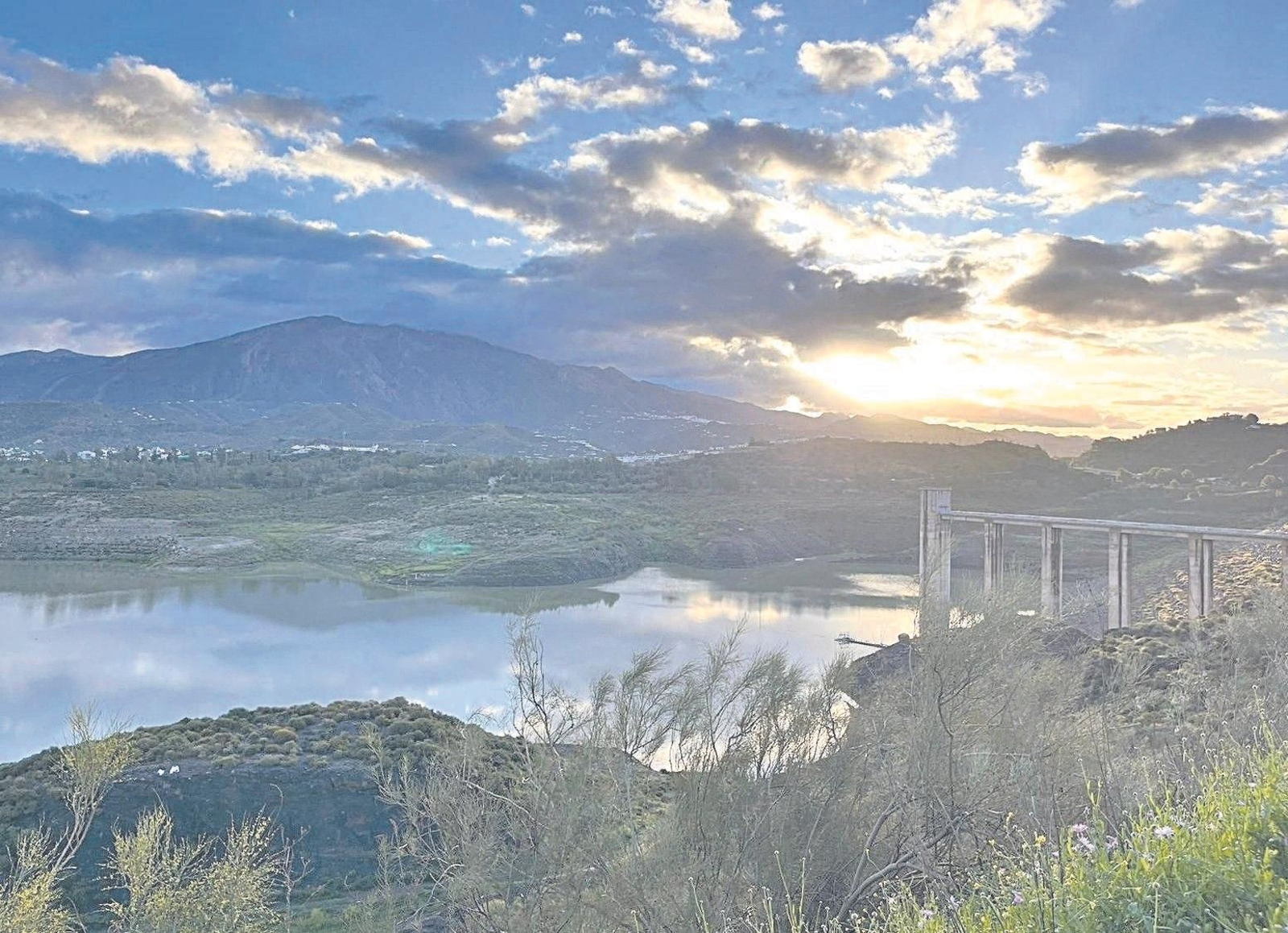 El embalse de La Viñuela en una imagen reciente.