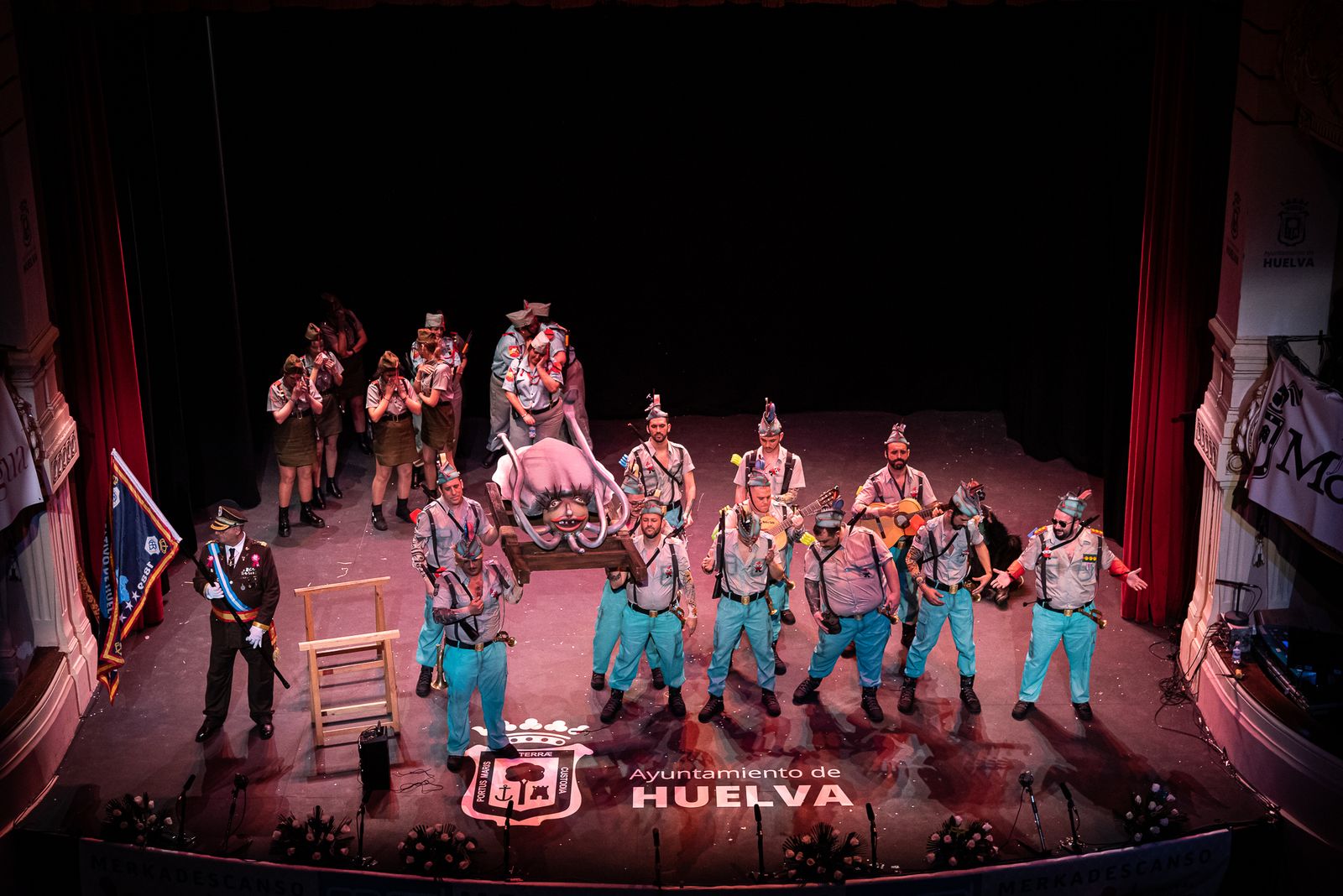 Imágenes de la murga 2020 ¡Qué choco llevo en lo alto! (2ª semifinal del Carnaval Colombino de Huelva)