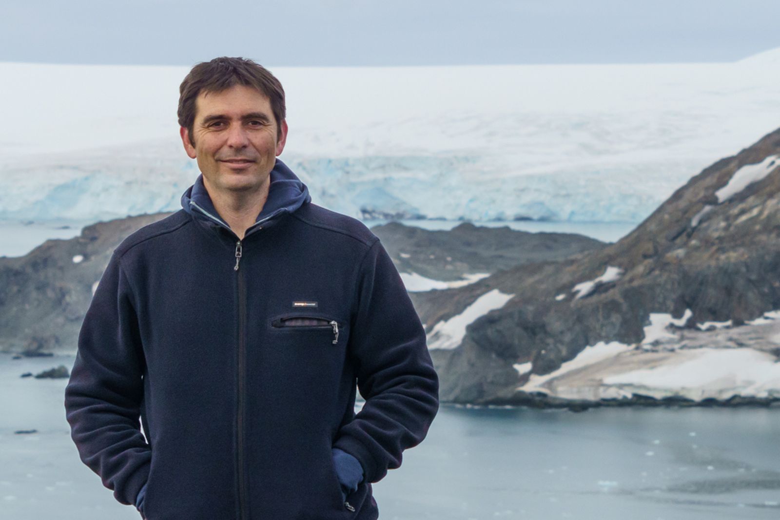 Enrique González Ortegón, en la Antártida.