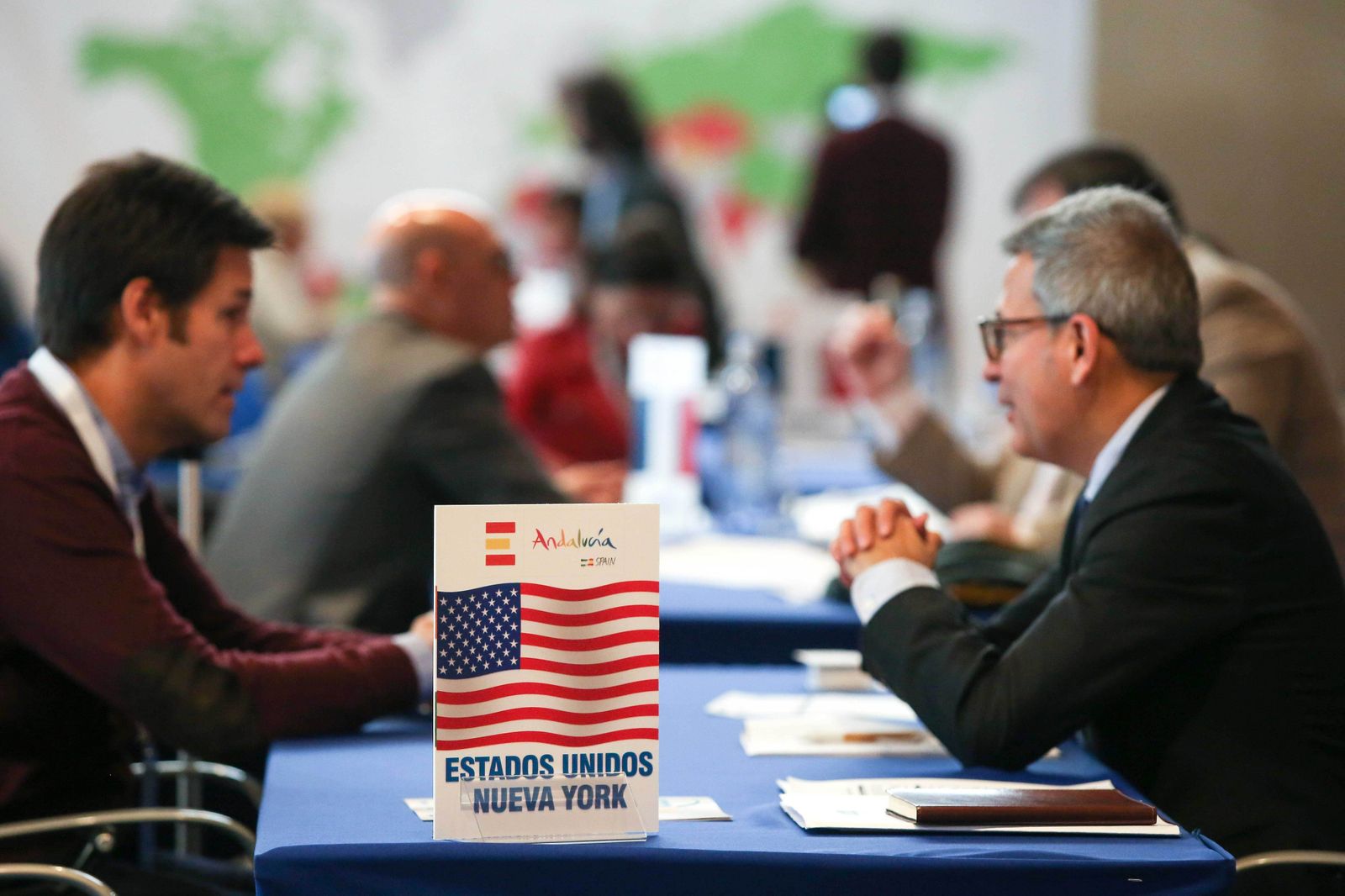 Una reunión entre un agente de Extenda y un empresario en la edición de 2019 de Extenda Global