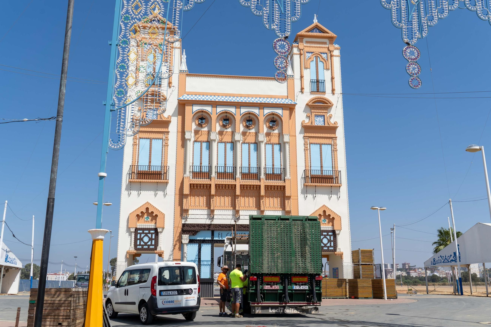 Imágenes del recinto de las Fiestas Colombinas días después de su final