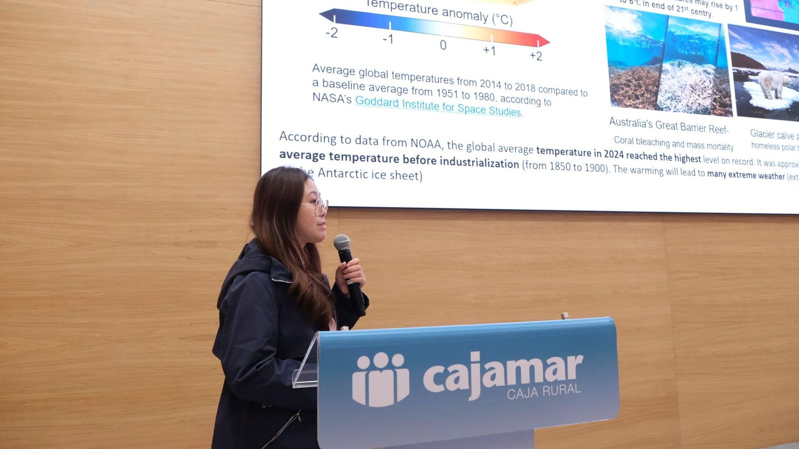 Una de las 23 ponentes, durante su intervención.