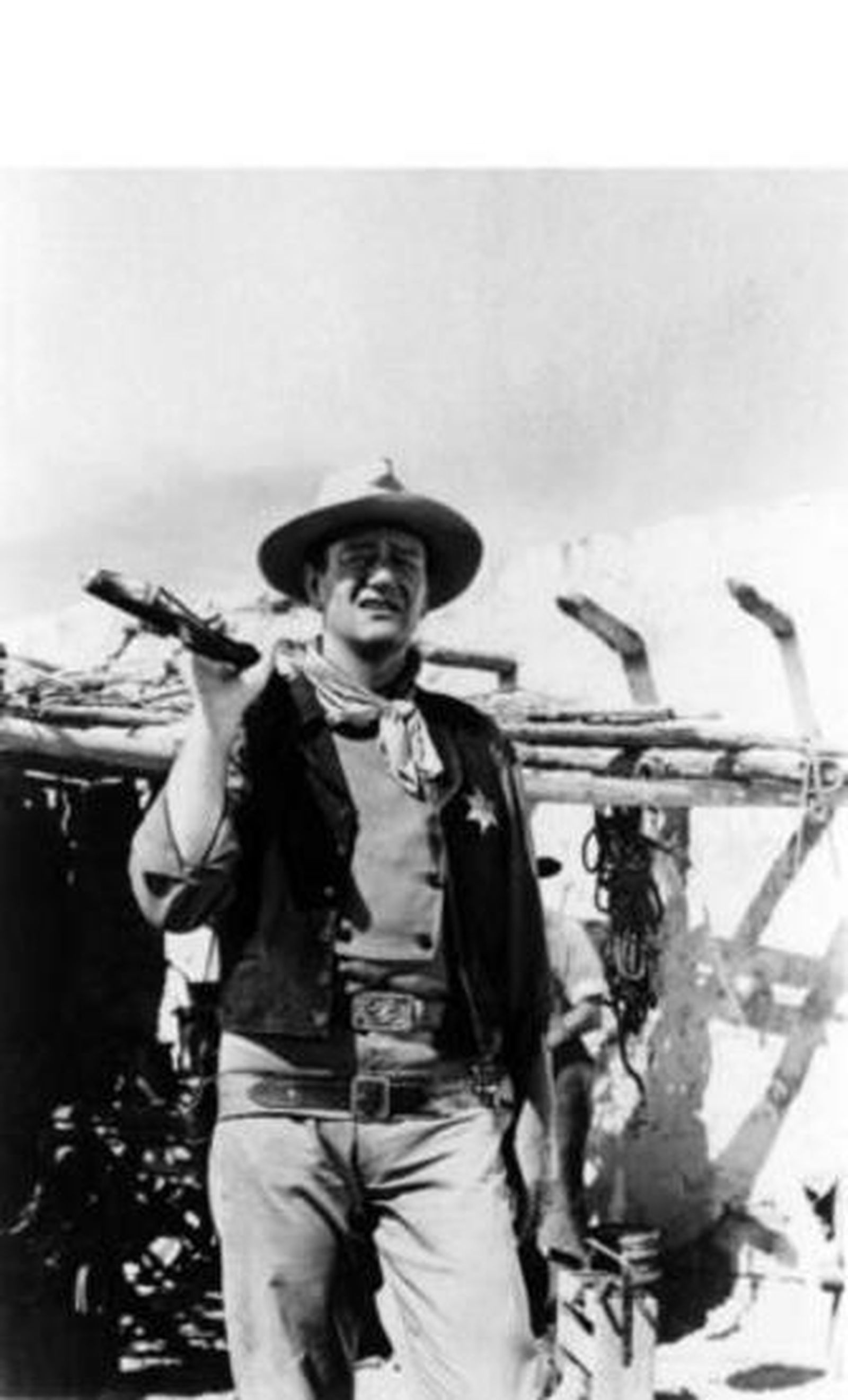 John Wayne Feo, fuerte y formal