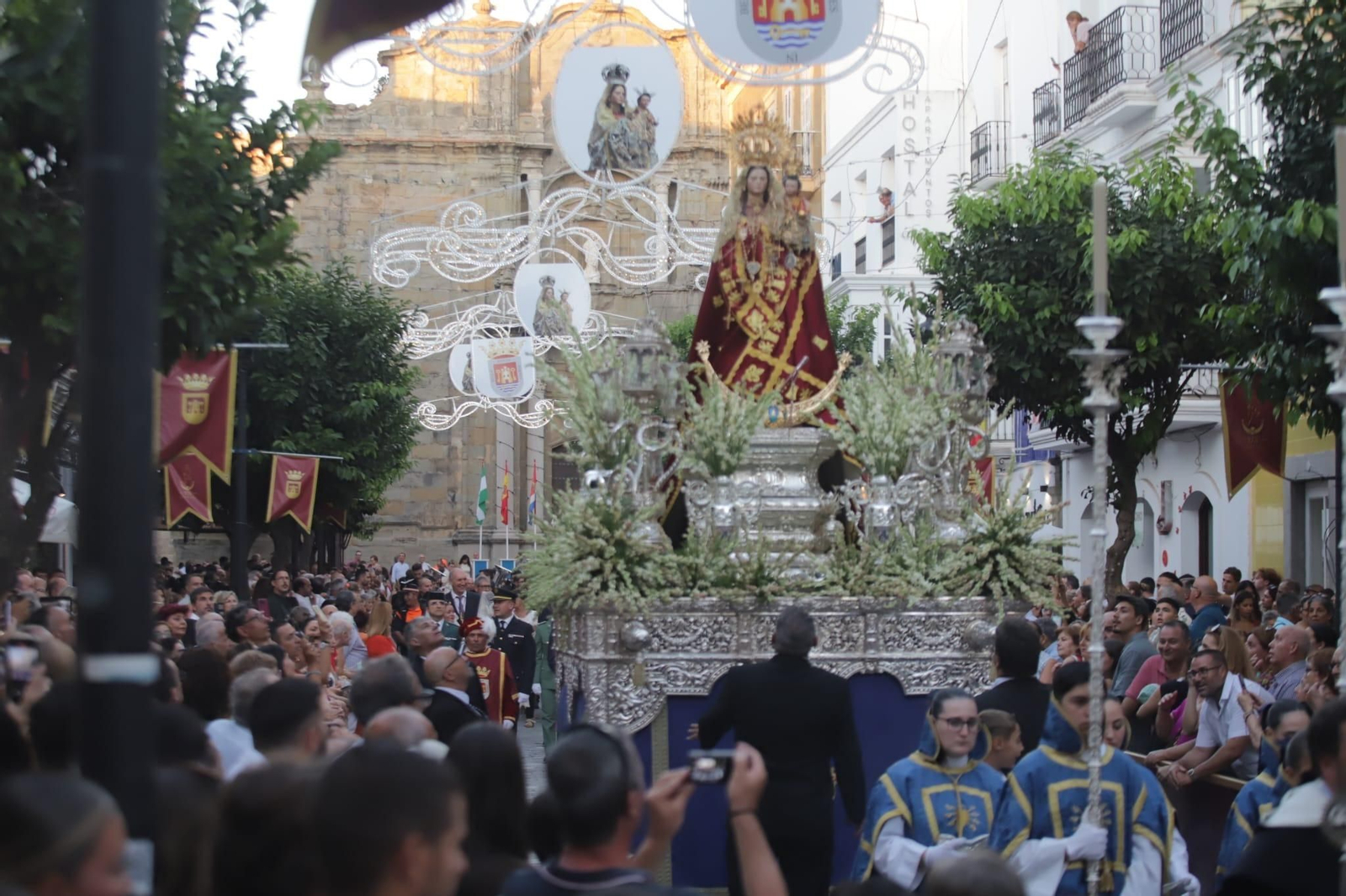 La Virgen de la Luz, por las calles de Tarifa.