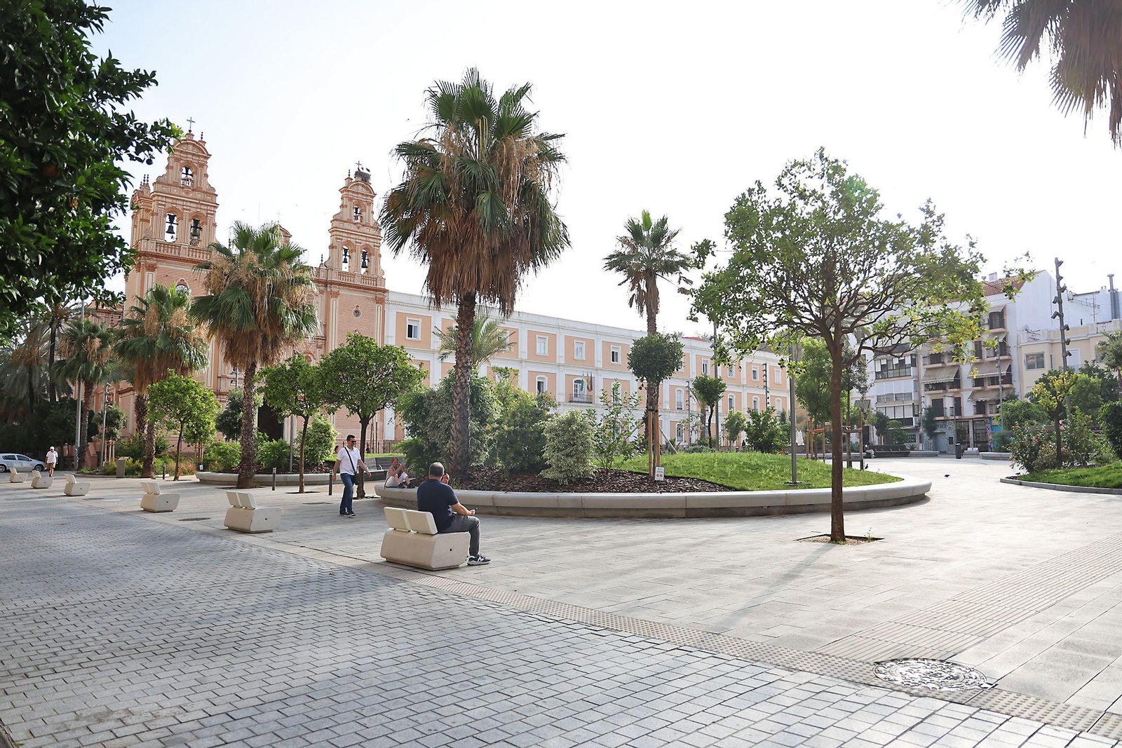 La Plaza de La Merced, un remanso de paz en las mañanas de verano