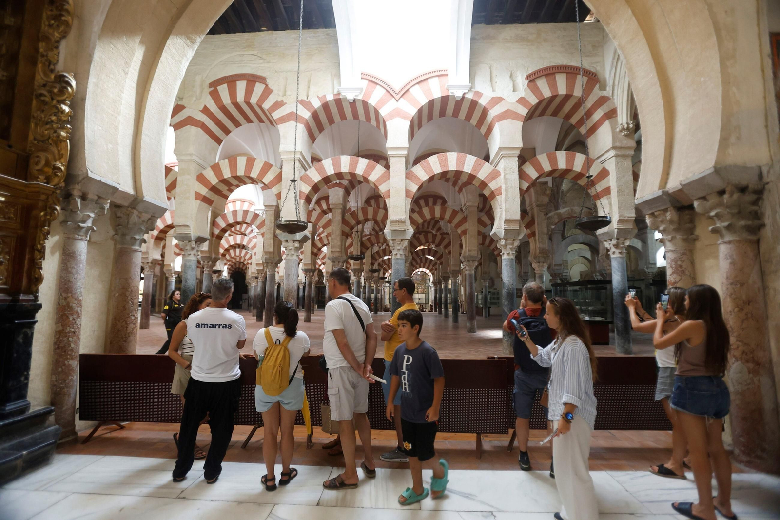 El día después del incendio en la Mezquita-Catedral de Córdoba, en imágenes