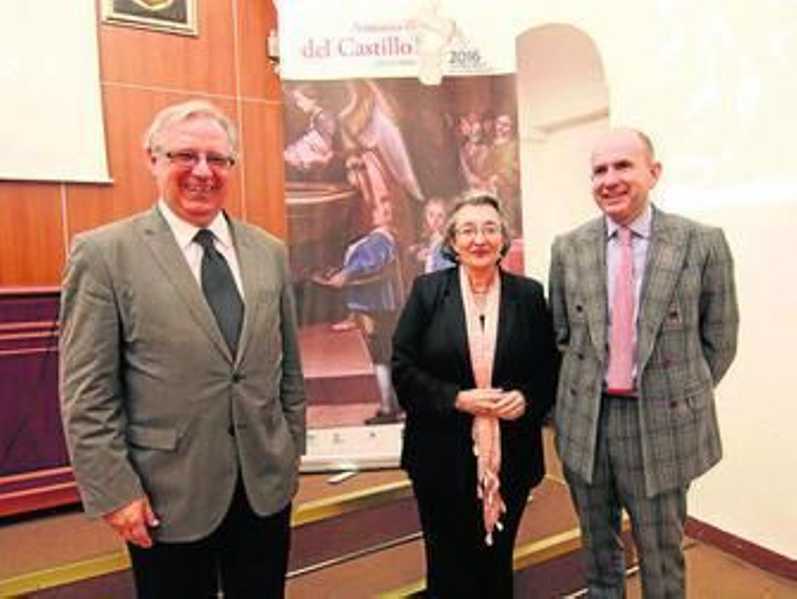 Fuensanta García de la Torre, ayer, entre Manuel Pérez Lozano y Benito Navarrete.