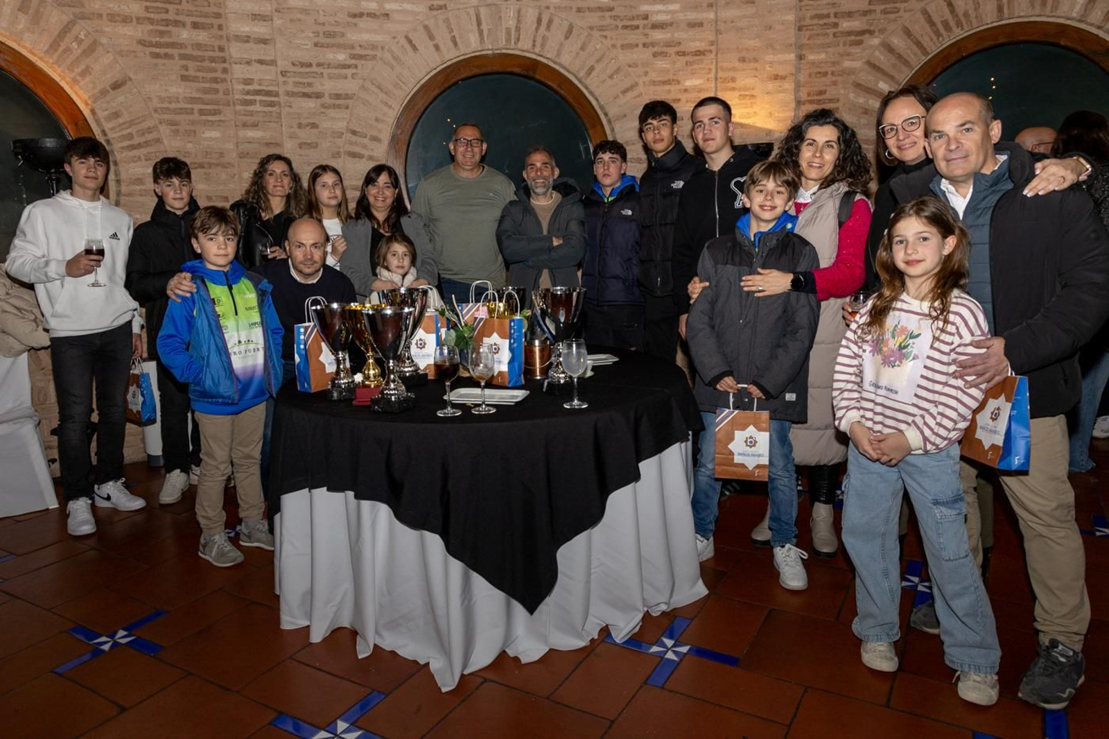 La entrega de premios de los Circuitos Provinciales de Carreras por Montaña y de Triatlón de menores, en imágenes