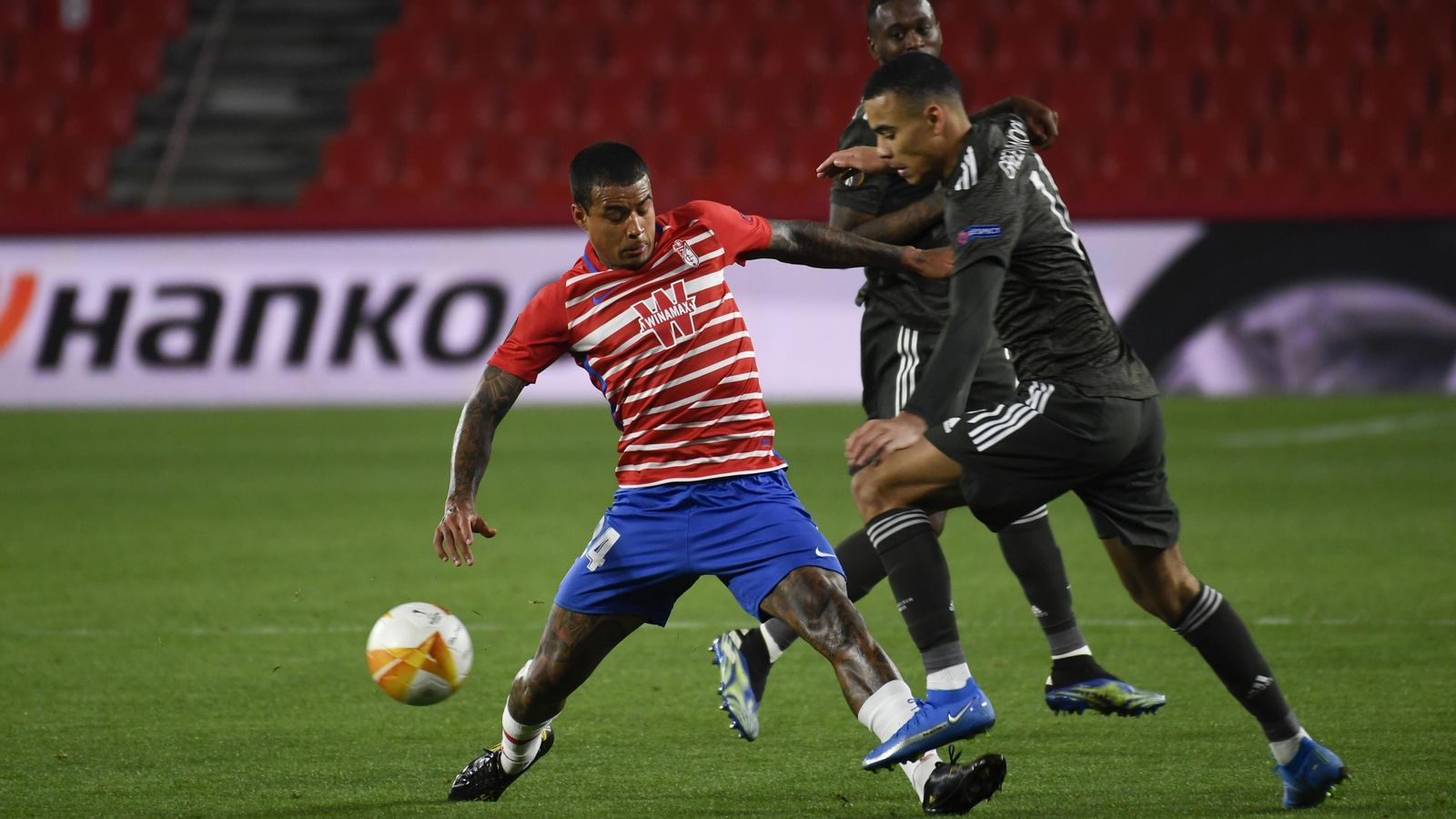 Kenedy volvió a cuajar un gran encuentro en Europa League.