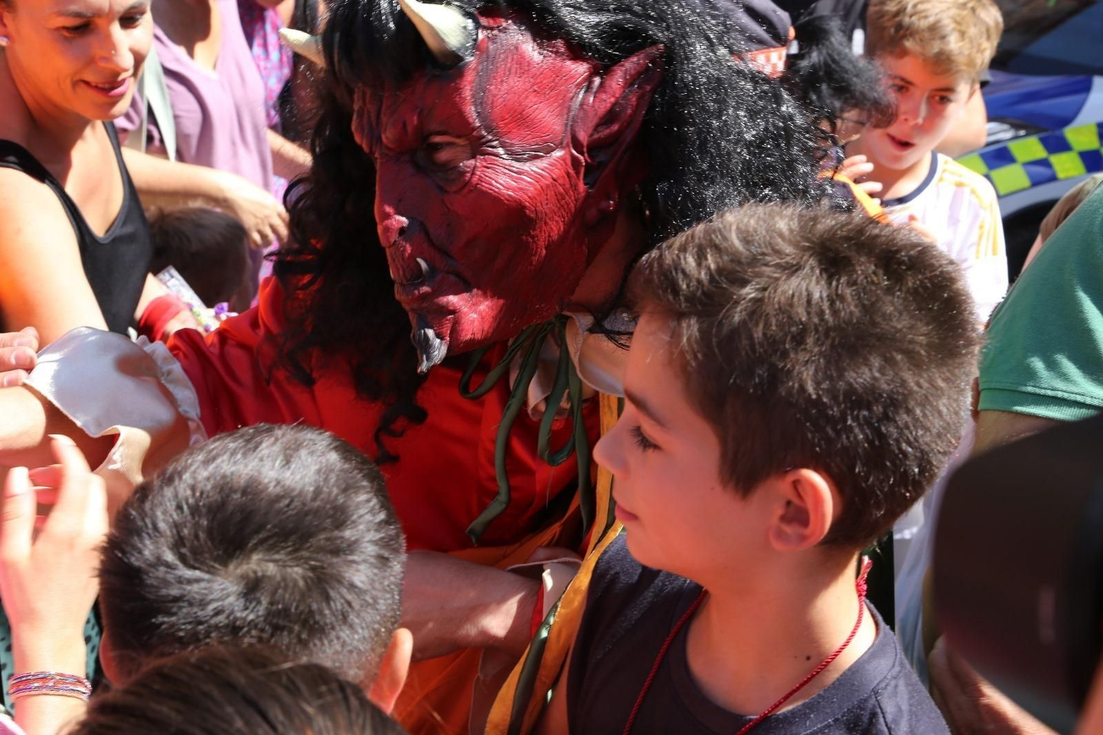Las mejores imágenes de la fiesta de la Diablilla en Montoro: sustos, diversión y un espectacular tobogán gigante