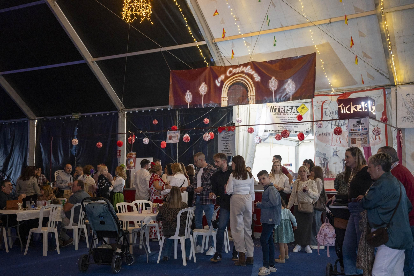 Las mejores imágenes de los churros con chocolate en la Feria de Albox