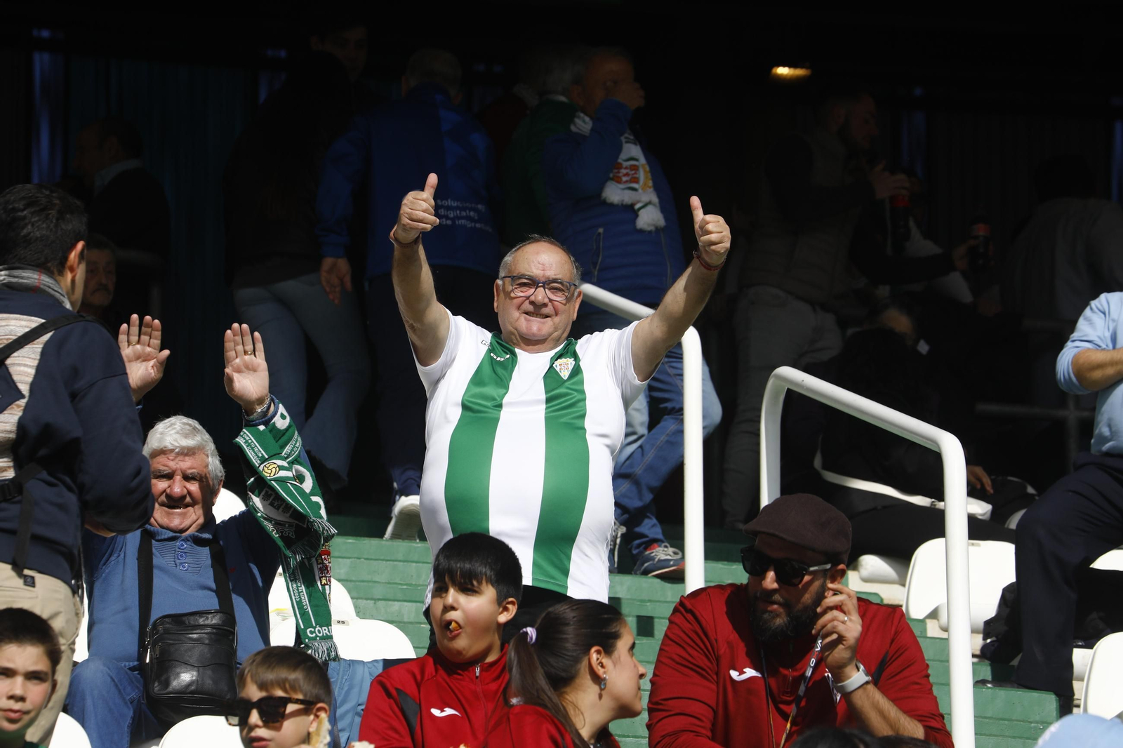 Las mejores fotos del ambiente en el Córdoba CF - Almería en El Arcángel