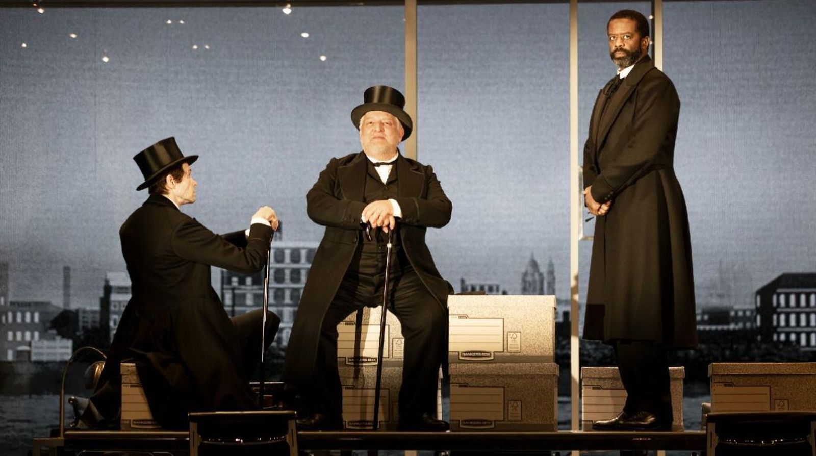 Adam Godley, Simon Russell Beale y Adrian Lester, en 'The Lehman Trilogy'.
