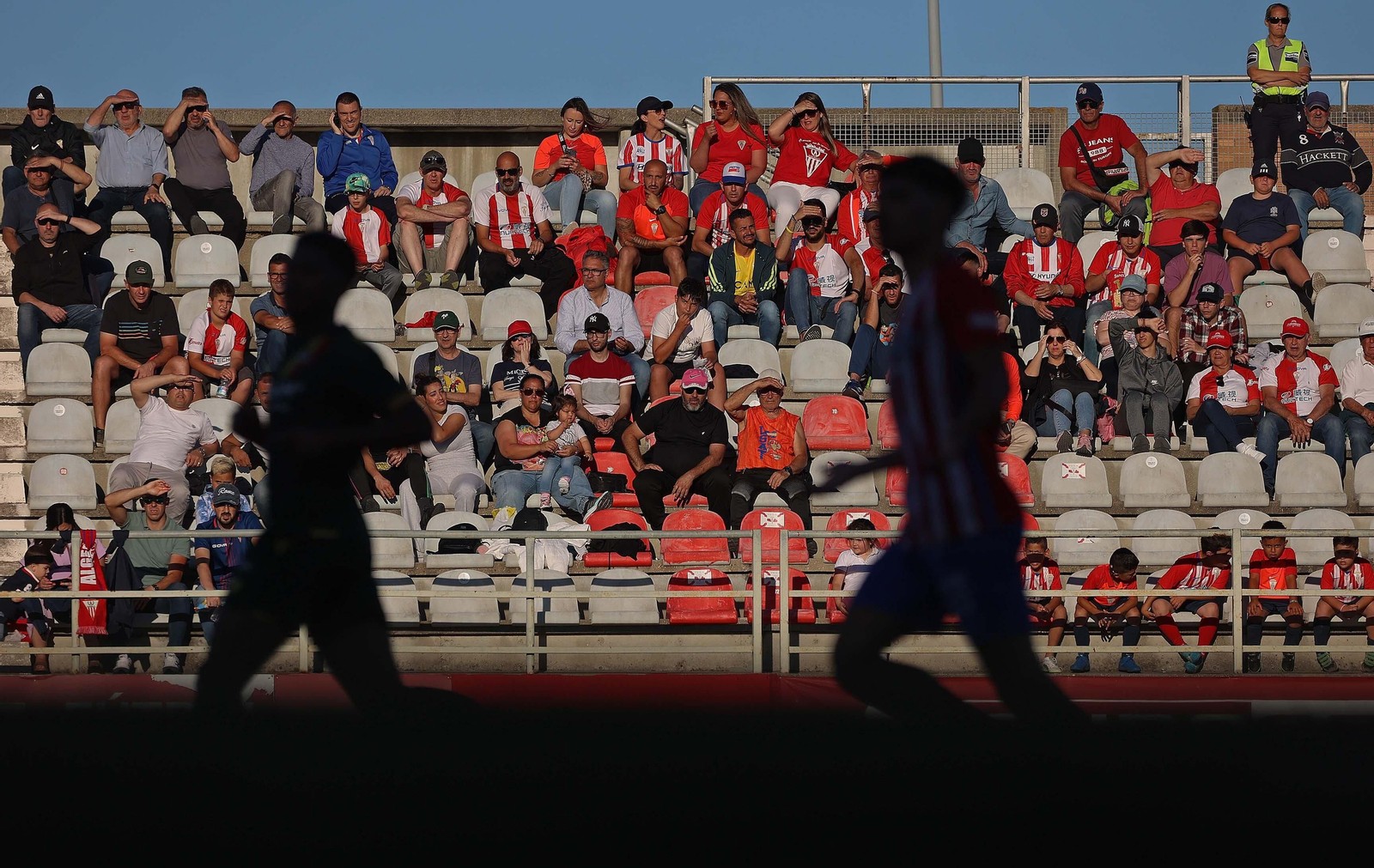 Búscate en el Nuevo Mirador durante el Algeciras - Castellón de Primera RFEF