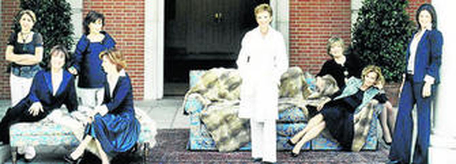 La portada de 'Vogue' en el verano de 2004 con las ocho ministras del primer Gobierno paritario de Zapatero.