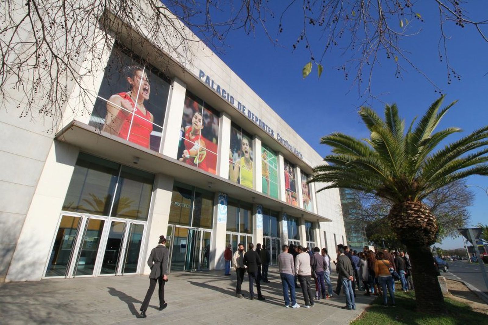 Inaugurado el nuevo nombre del Palacio de Deportes Carolina Marín