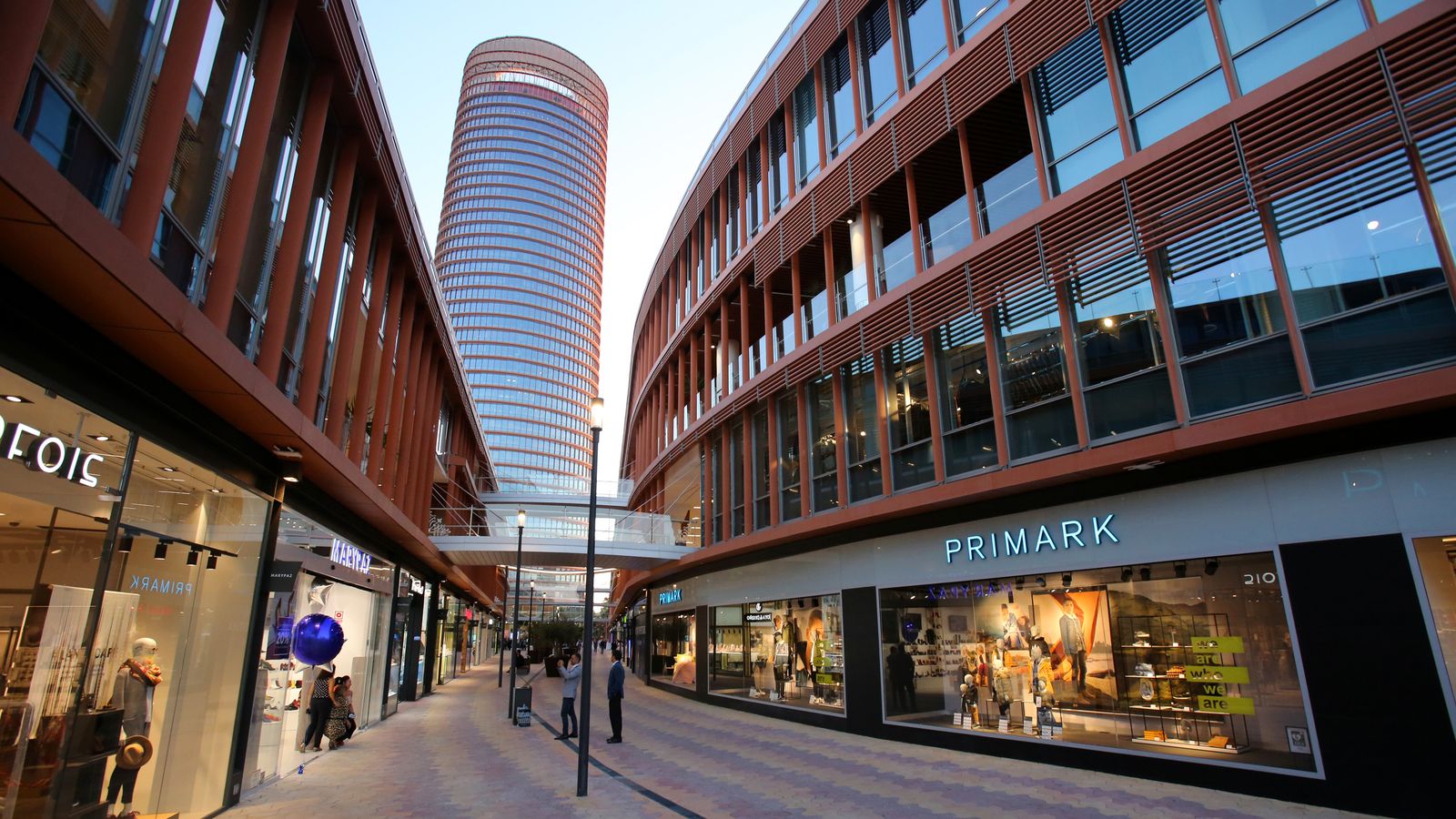 El centro comercial Torre Sevilla.