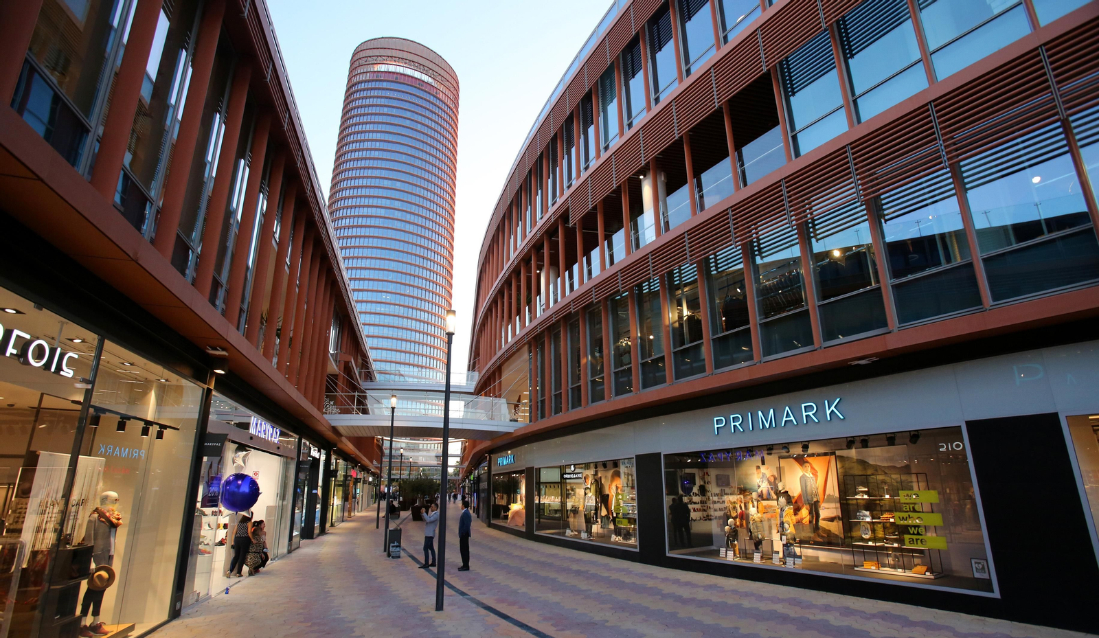 El centro comercial Torre Sevilla.