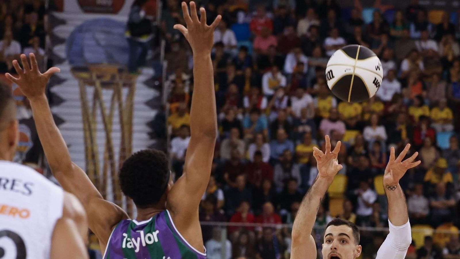 El Unicaja, campeón de Copa: Todas las imágenes del partido, la fiesta y la llegada a Málaga