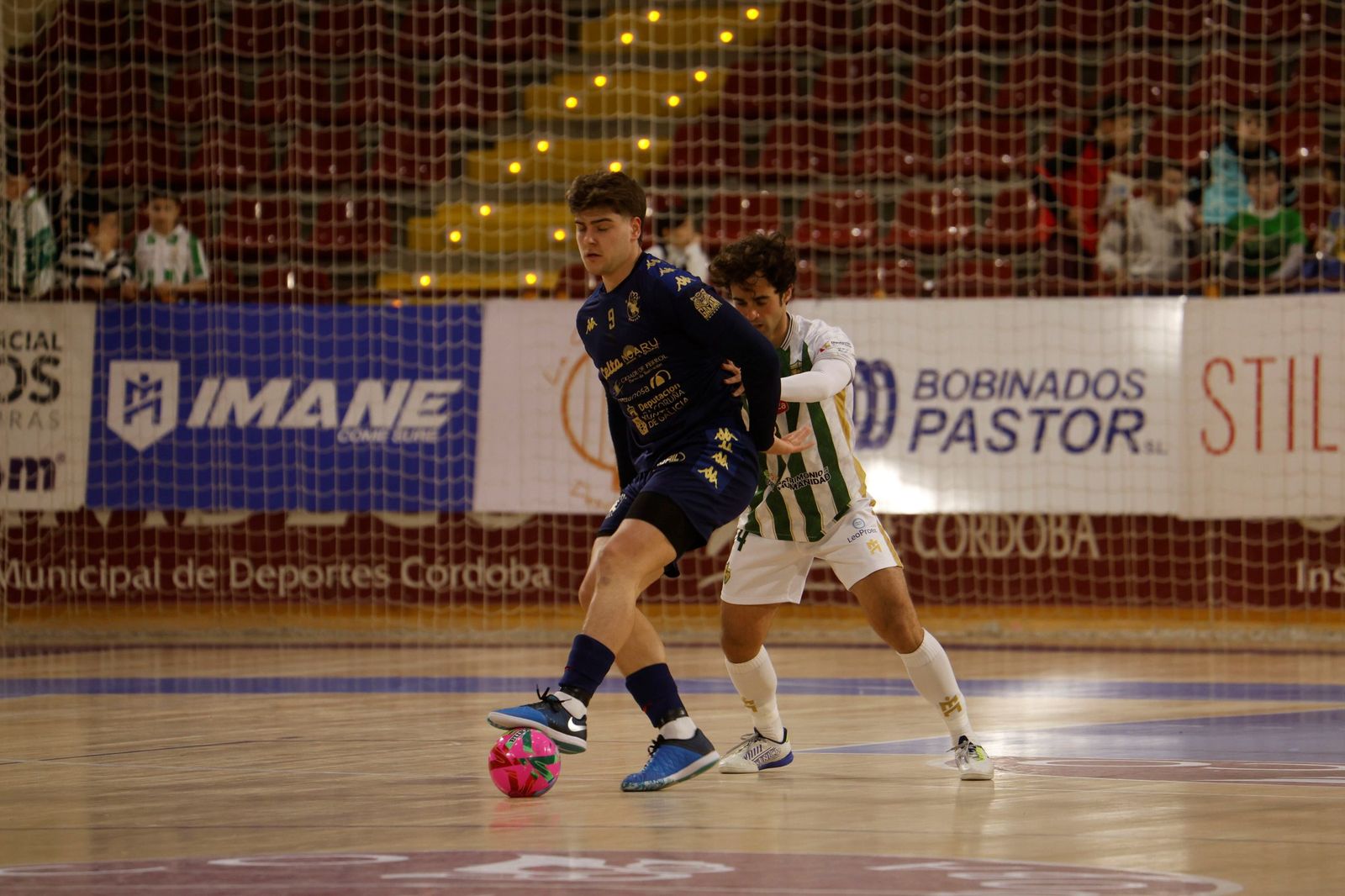 Las mejores fotos del ambiente en Vista Alegre para el Córdoba Futsal - O Parrulo Ferrol